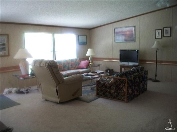 3rd image of 659 Beachwood Dr SE