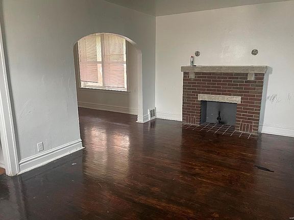 3rd image of 6018 Margaretta Ave