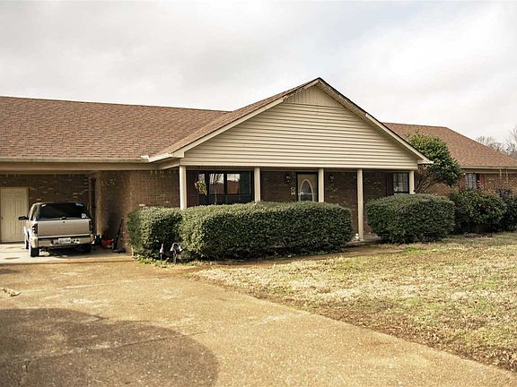 3rd image of 465 Leota Dr