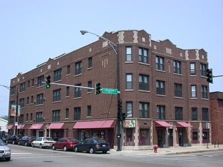2nd image of 3005 N Halsted St APT 3C