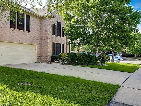 4th image of 8314 Mission Estates Dr