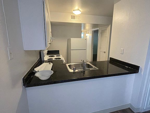 2nd image of 410 U St #G