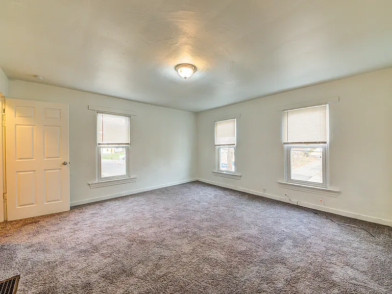 714 Industry St — Photo 14