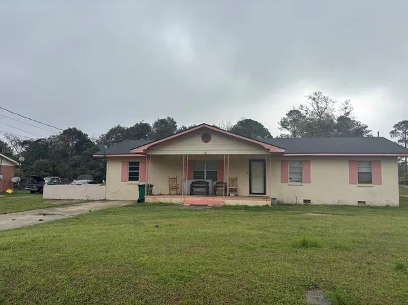 1112 Augusta St NE, Dawson, GA 39842