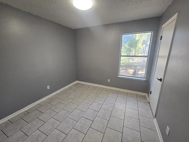200 E Lakeview Ave #A — Photo 4