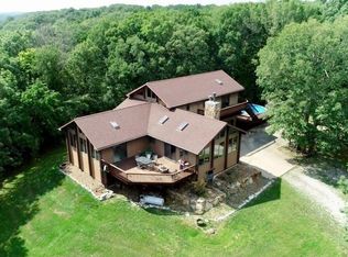 23894 Hawk Dr, Bonaparte, IA 52620