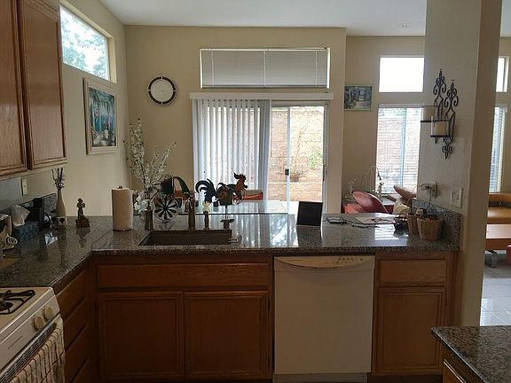3rd image of 9382 Galvin Ave