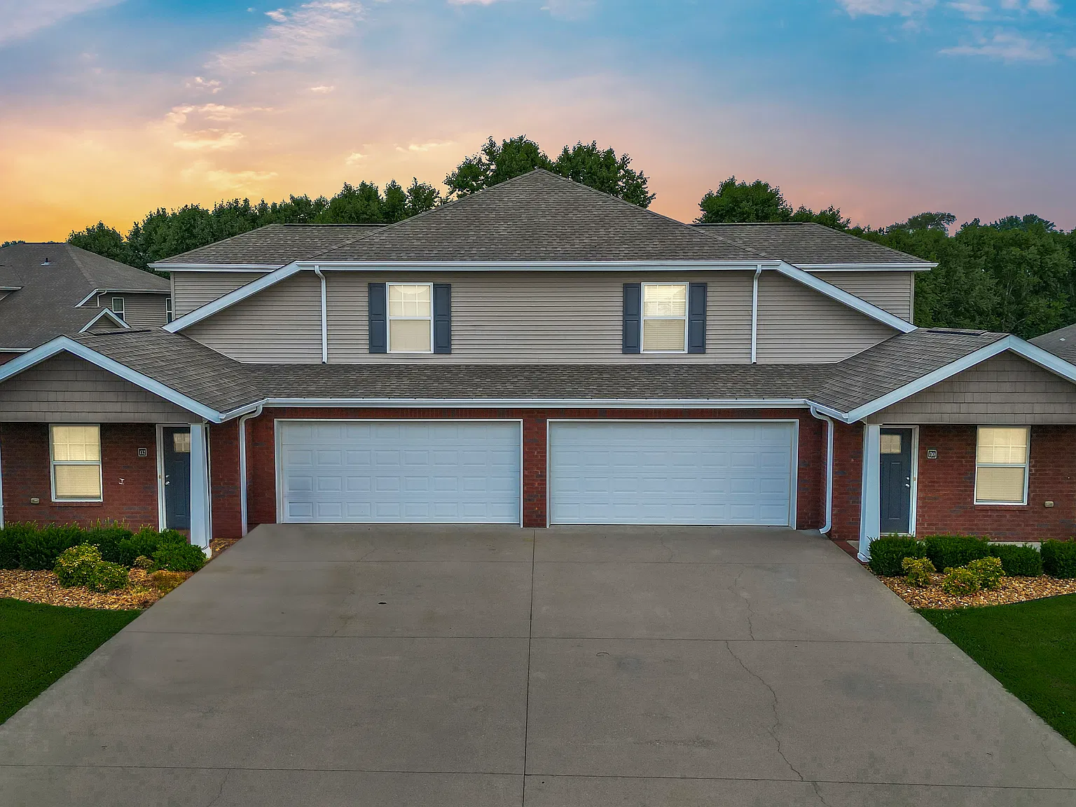 4 bed, 2.5 bath, 2000 sqft, $1,500 — Photo 1