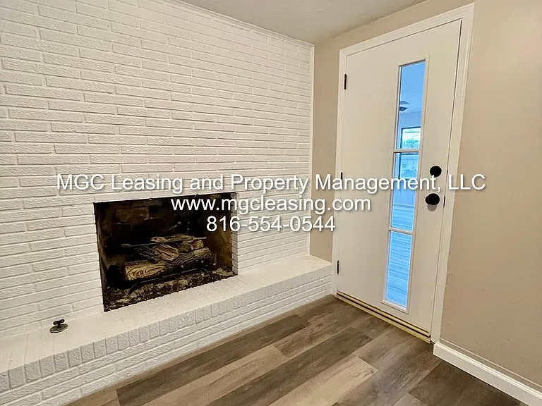 102 SE 9th St — Photo 6