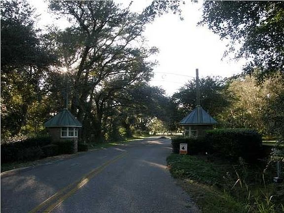 4th image of 3348 Mills Bayou Dr