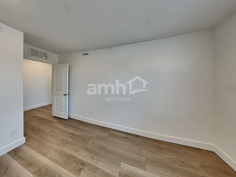 6411 Rush Ave — Photo 22