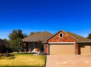 627 W Geronimo Court Way, Mustang, OK 73064