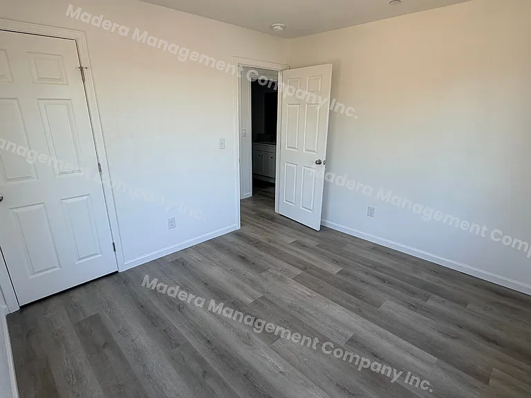728 S A St — Photo 10