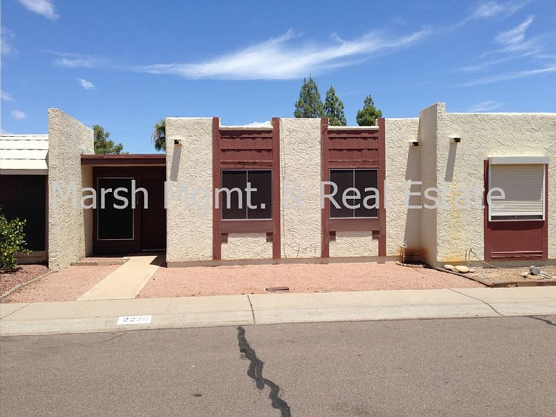 1st image of 2228 W Fremont Dr