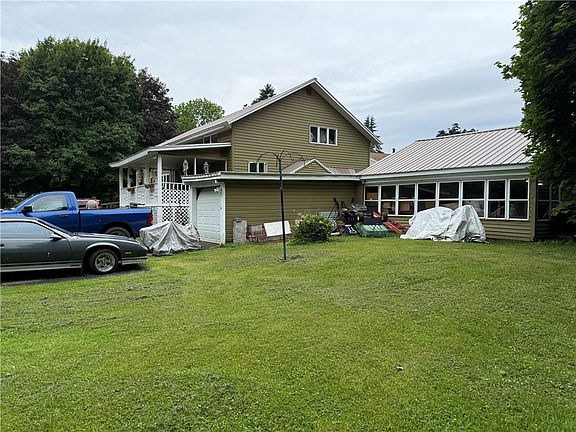 2nd image of 323 Maple St
