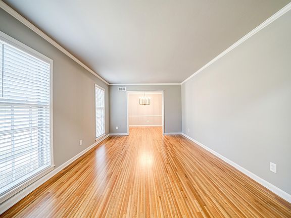 4th image of 5581 Hinton Ave