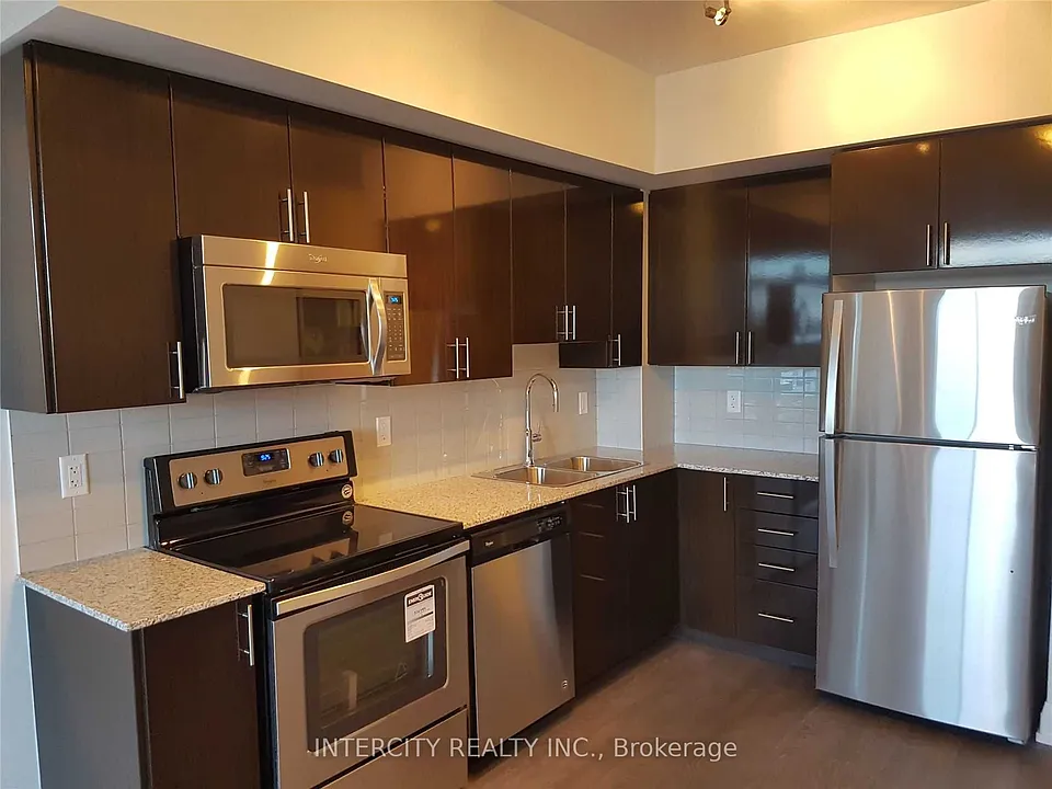 7890 Bathurst St #2011