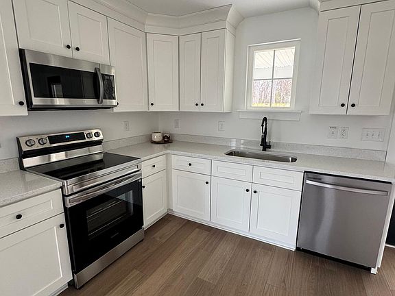4th image of 518 Crump St
