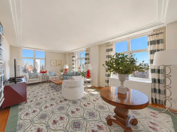188 East 70th Street image 1 of 30