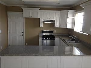 3rd image of 1838 Elm Ave