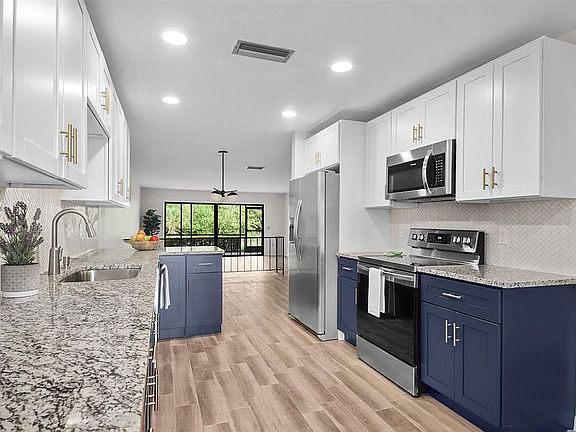 5th image of 3626 Gleneagle Dr