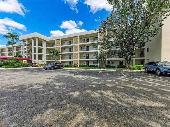 7461 W Country Club Dr N APT 407, Sarasota, FL 34243