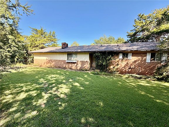 4th image of 110 Scenic Acres Ln W