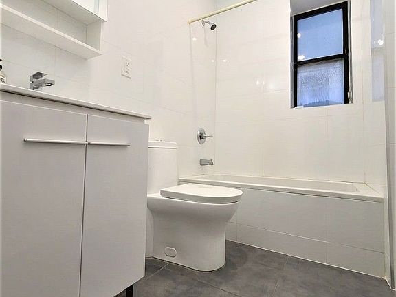 5th image of 2107 Regent Pl #2F
