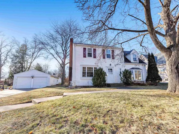 232 Saint Matthews St, Green Bay, WI 54301