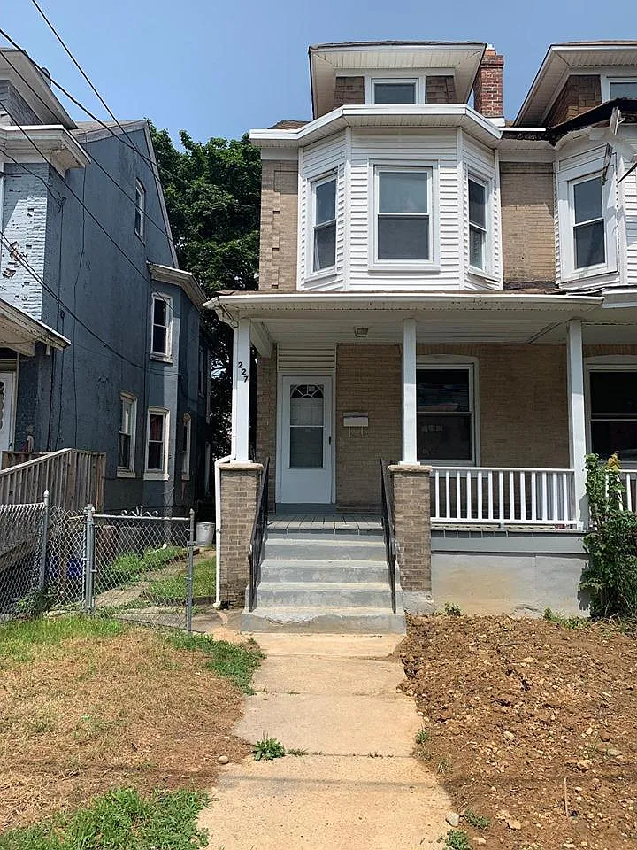 227 Highland Ave photo 1