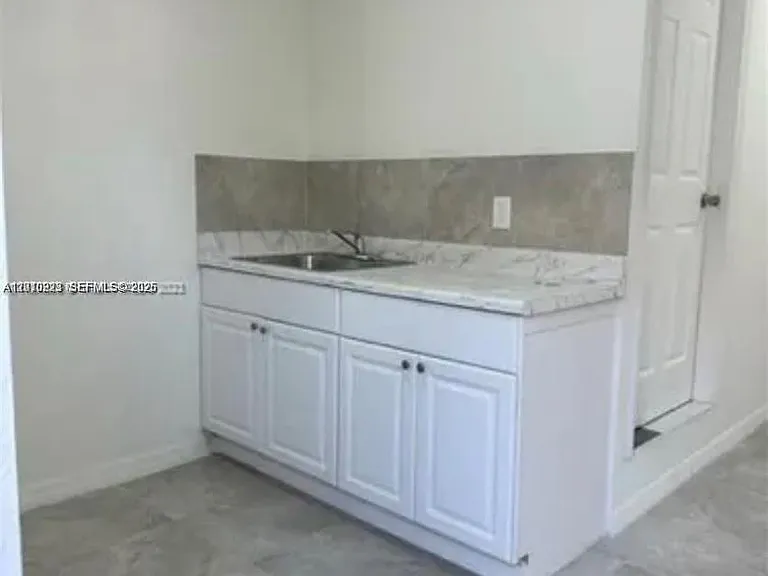 9860 SW 161st Ave #0 — Photo 3