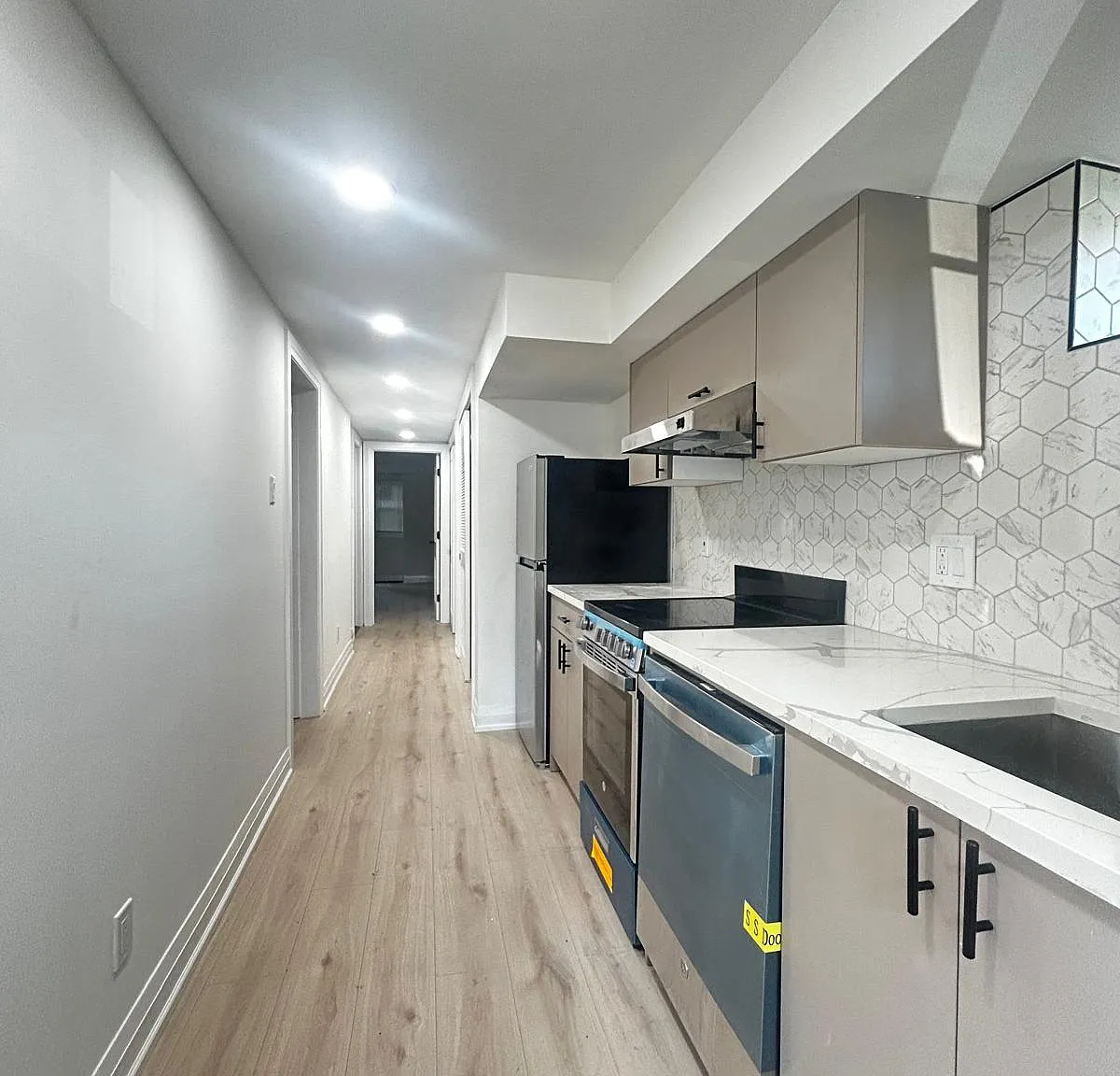 1 bed, 700 sqft, $1,585 — Photo 2