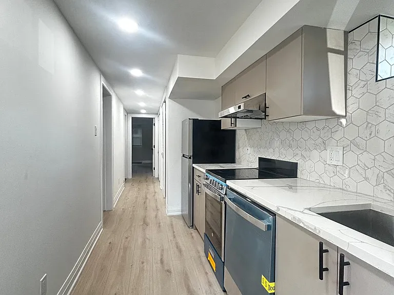 232 Tomlinson Rd #BASEMENT — Photo 2