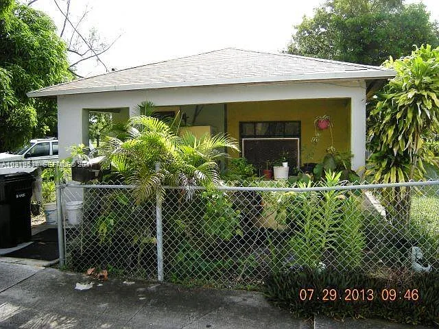422 NW 7th Ter