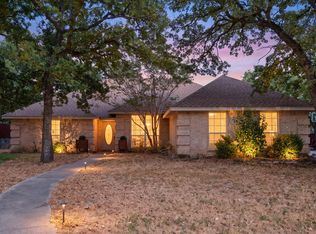 512 Shady Oaks Trl, Burleson, TX 76028