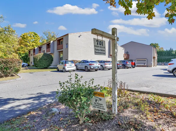 701 Beacon Valley Road APT 27, Naugatuck, CT 06770