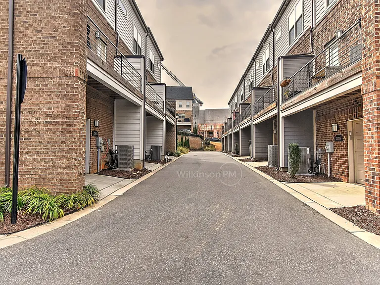 13047 Tinton Ave — Photo 35