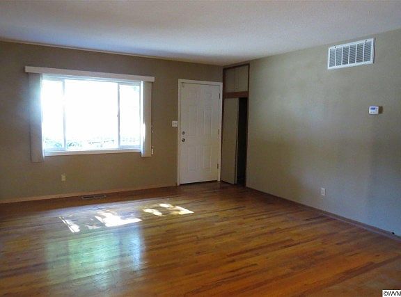 5th image of 1510 Marion St SE