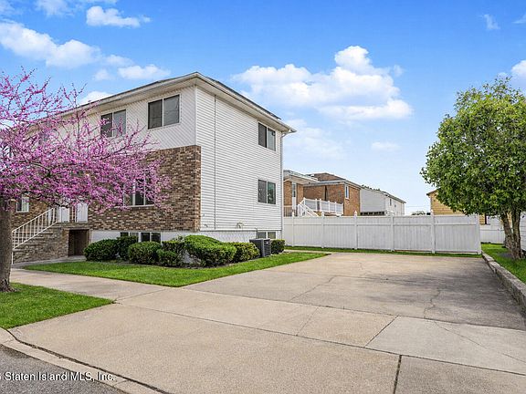2nd image of 514 Riga St