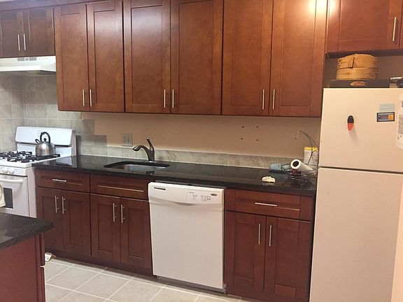 2nd image of 11901 Parklawn Dr