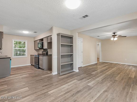 2nd image of 9724 Donchester Cir