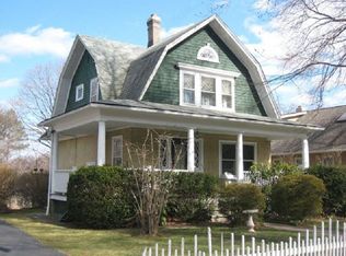 325 Stilwell Pl, Ridgewood, NJ 07450