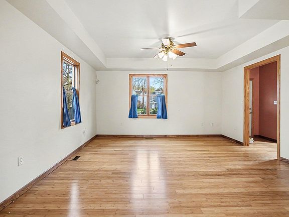 3rd image of 706 California Ave