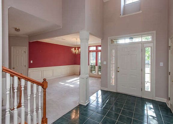 2nd image of 1391 Aylesbury Dr