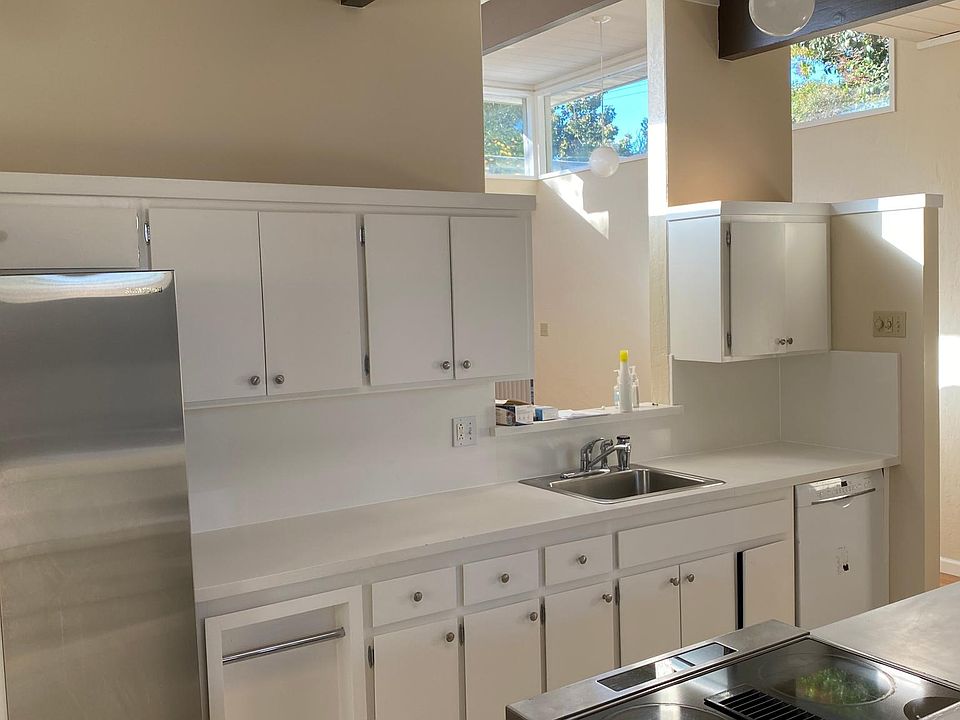 1st image of 2050 Sandalwood Ct