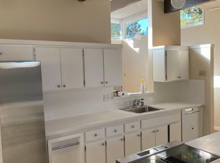 2050 Sandalwood Ct, Palo Alto, CA 94303