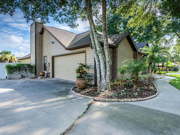 3rd image of 2635 SE 29th Ln