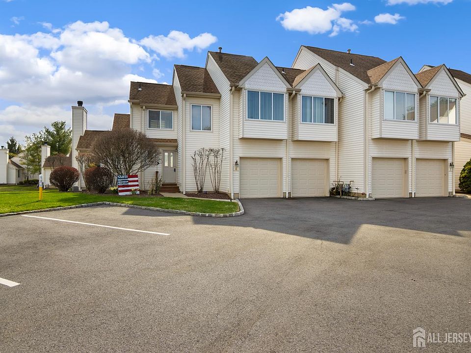 1st image of 8 Russell Ct