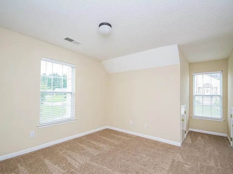 19 Colonial Way — Photo 9