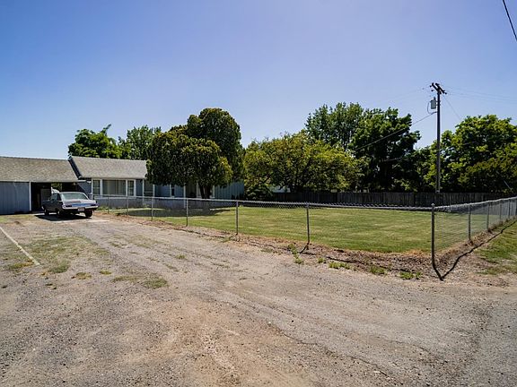4th image of 3738 Oswald Rd